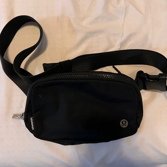 lululemon athletica Black Belt Bag - Picture 1 of 1
